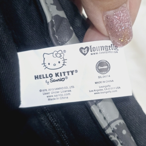 Hello Kitti gray and black crossbody bag medium - Picture 8 of 17